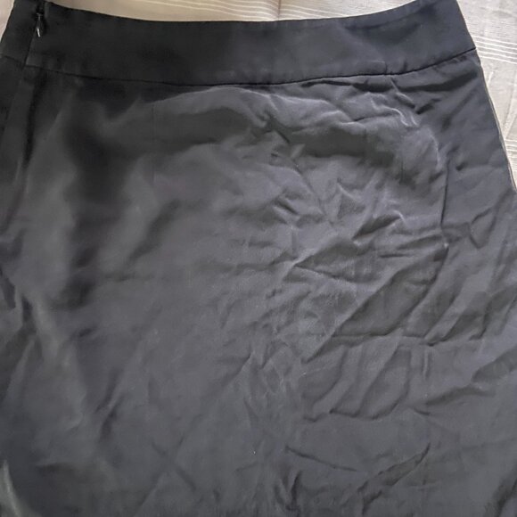 Theory, Above the Knee Black Skirt - Picture 2 of 3